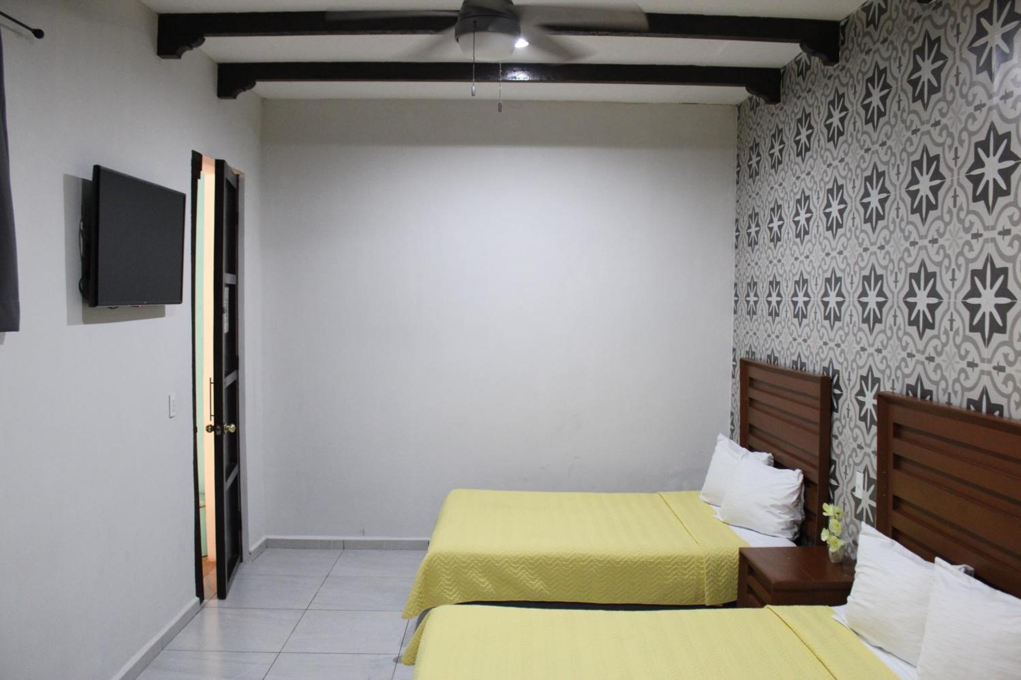 Hotel Guaranducha Inn Campeche Phòng bức ảnh